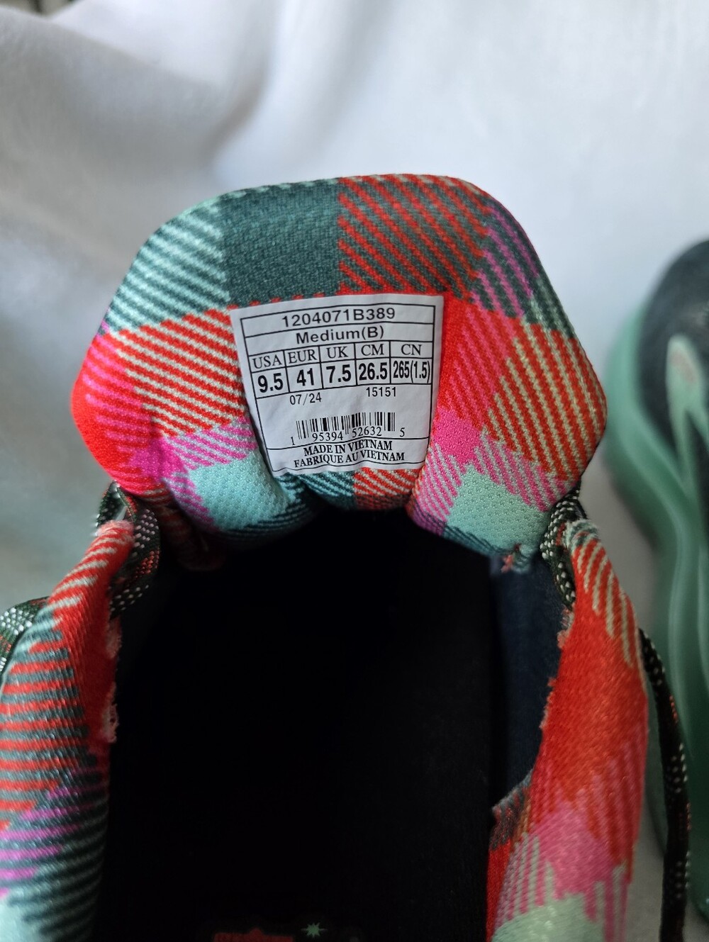 Brooks Ghost 16 "Run Merry" Womens Limited Edition Running Shoes. - Picture 7 of 8